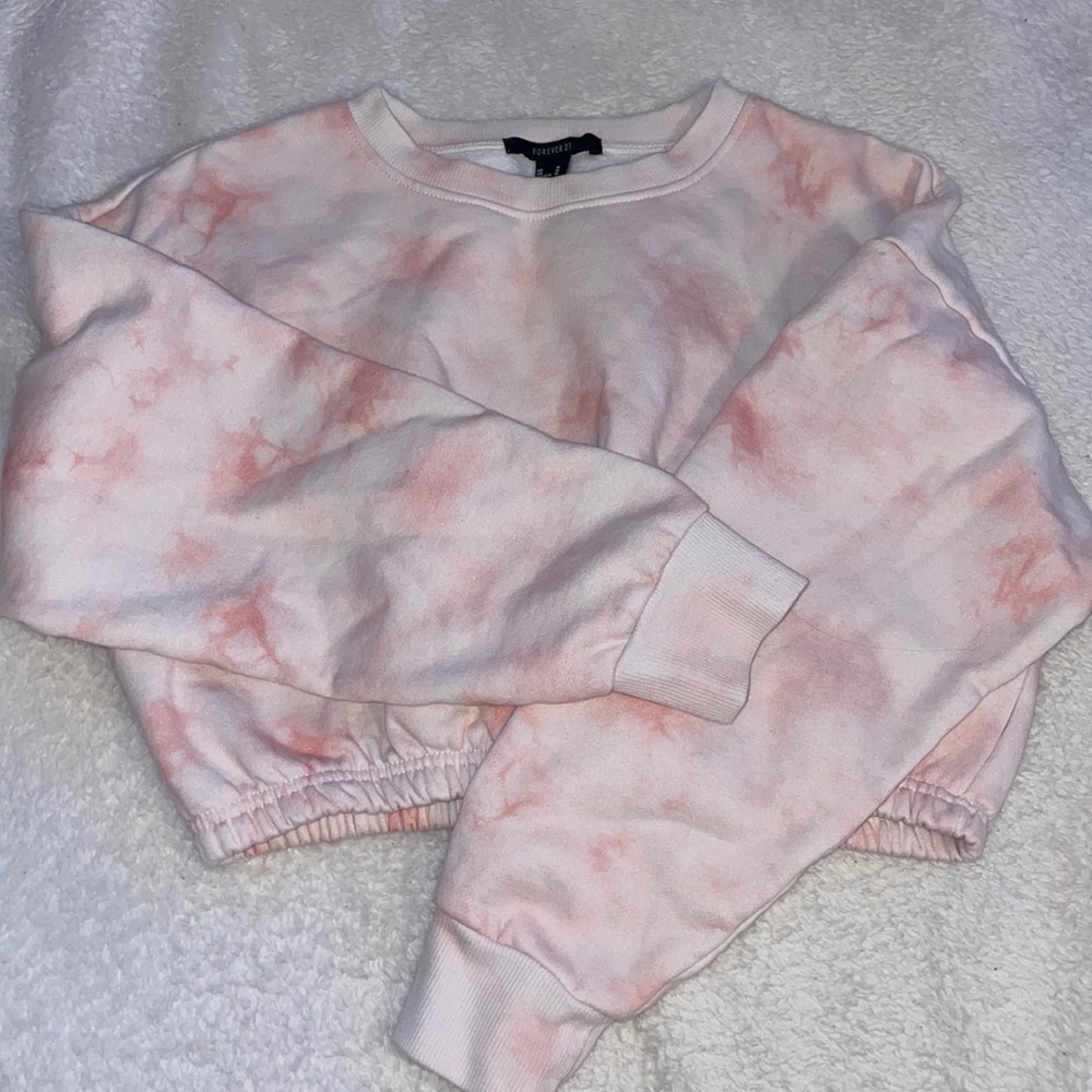 Forever 21 cropped long sleeve pink tie dye top. Size medium.